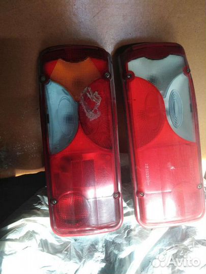 Задние фонари на тегачь полуприцеп scania