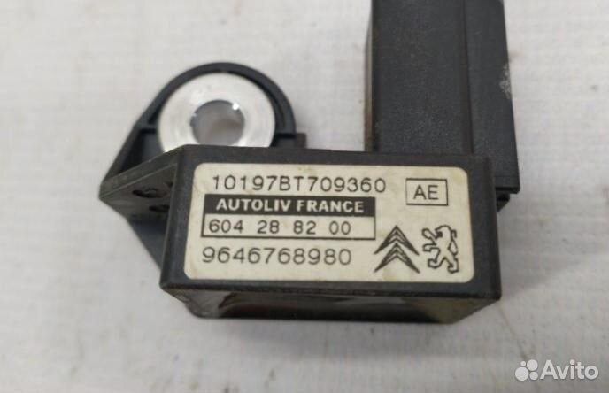 Датчик удара правый Citroen C4 хэтчбек 5FW (EP6)