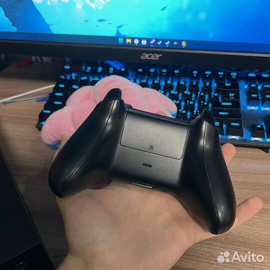 Xbox ONE X 1TB с играми и геймпадом