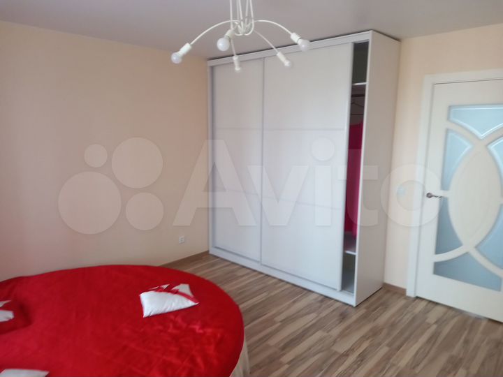 2-к. квартира, 65 м², 2/10 эт.
