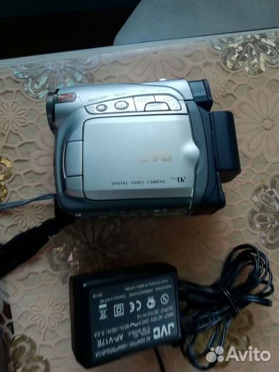 Видеокамера jvc