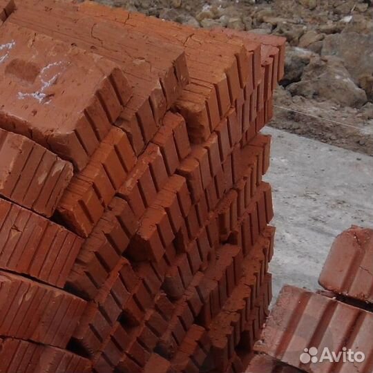 Прочный керамический кирпич