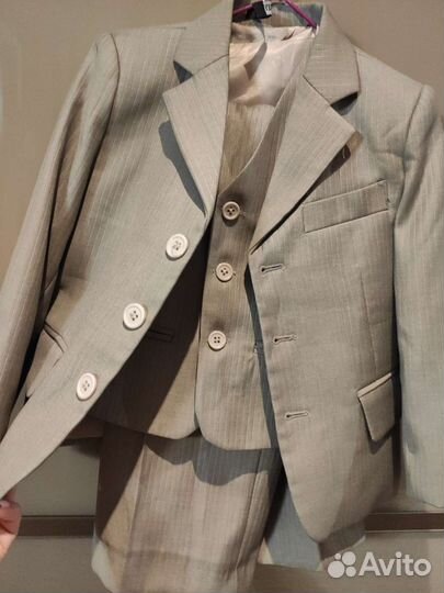 Нарядный костюм для мальчика 104-110 Италия