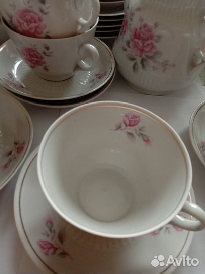 Фарфоровая посуда СССР сервиз чайный на 12 персон