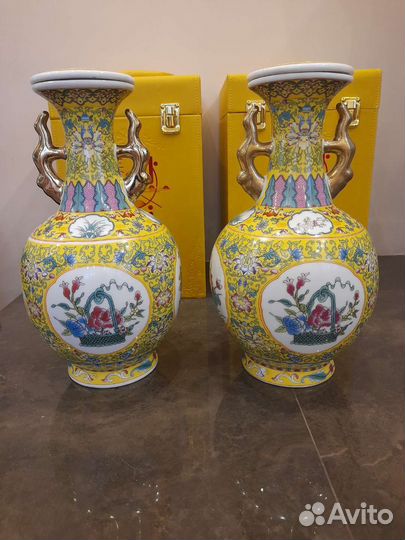 Ваза фарфоровая Китай 30см