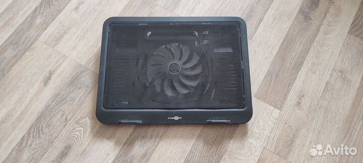 Охлаждающая подставка для ноутбука