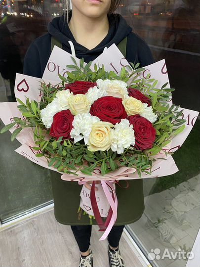 Доставка цветов букетов / Цветы