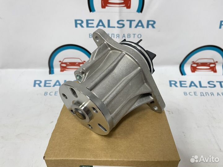 Насос водяной (помпа) LR013164 Land Rover