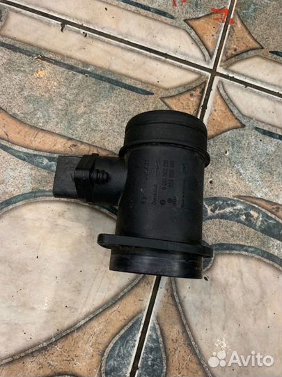 Расходомер воздуха Volkswagen Passat B5