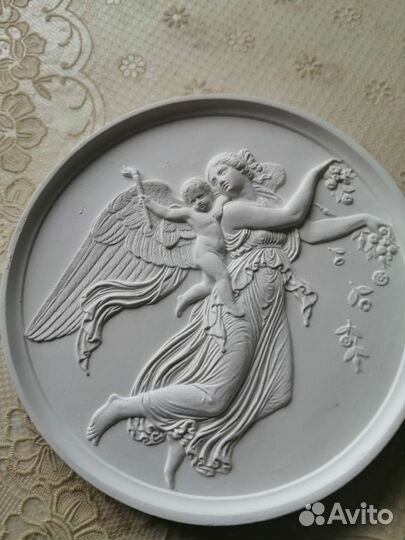 Настенное панно из гипса