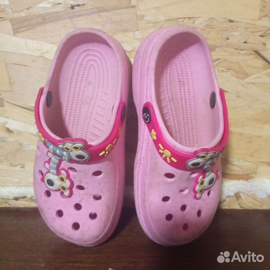 Сандали и шлепки 27 размер