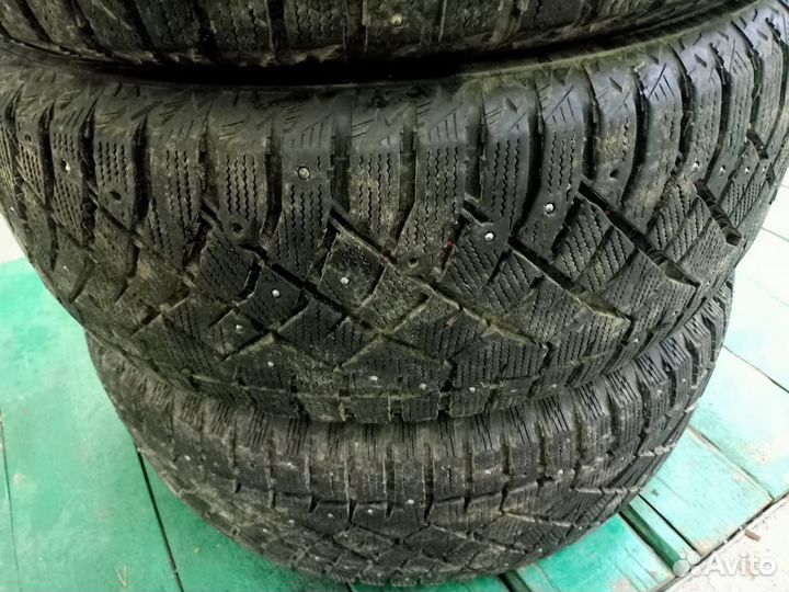 Nitto Therma Spike 265/60 R18