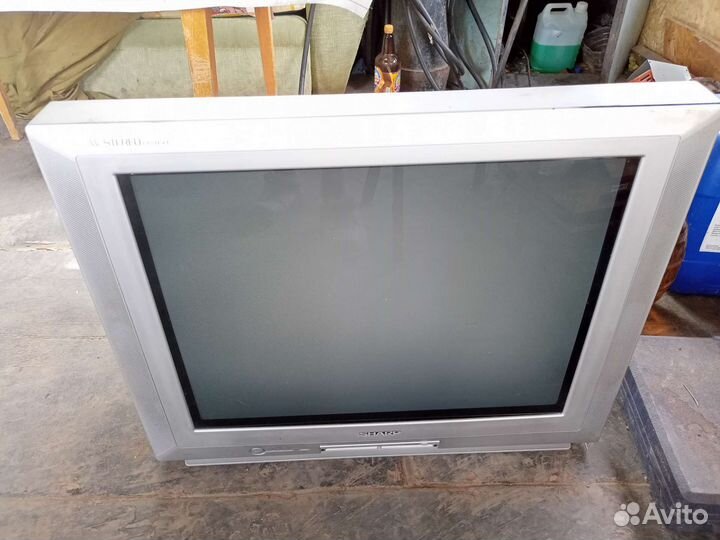 Два телевизора Sharp на запчасти