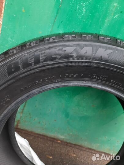 Bridgestone Blizzak VRX 225/60 R17