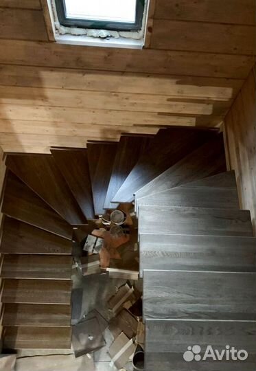 Лестница на металлокаркасе открытого типа