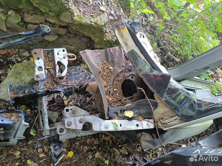 Рено сценик 2 четверть передняя левая