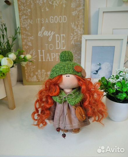 Кукла с рыжими волосами