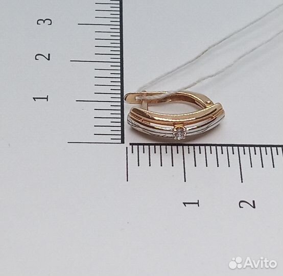 Серьги с синтетическим камнем Золото