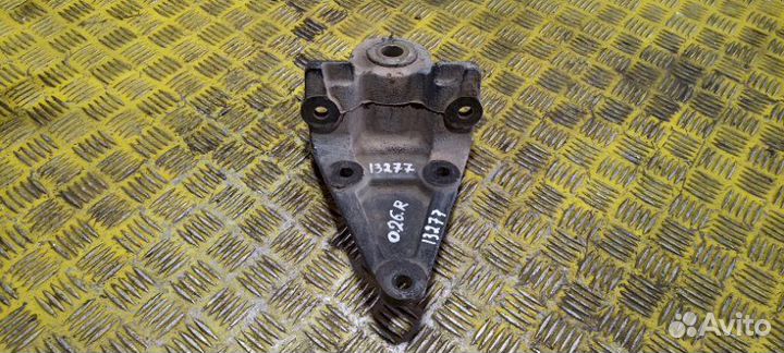 Кронштейн крепления передней рессоры правый Man