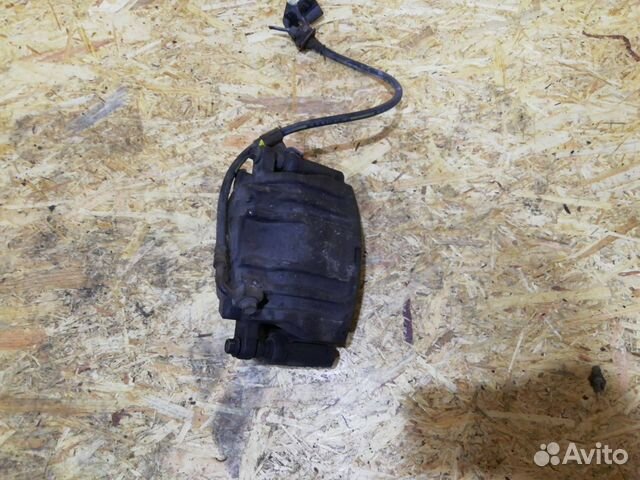 Суппорт тормозной передний правый Chrysler 300C