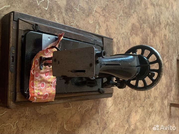 Швейная машина Singer