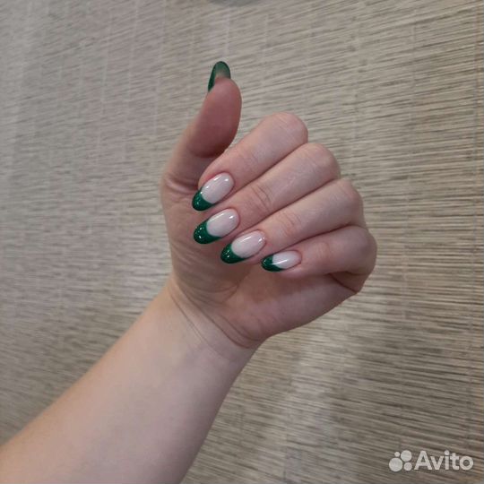 Модель на маникюр