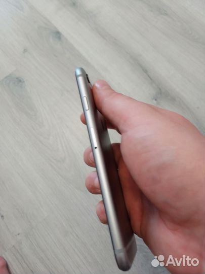 iPhone 6S, 32 ГБ