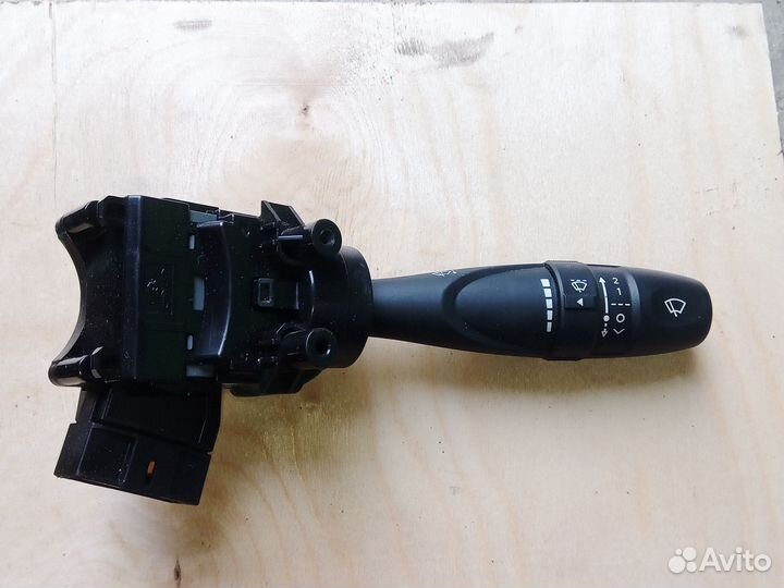 Solaris 2 18г, Под Рулевой переключатель дворников