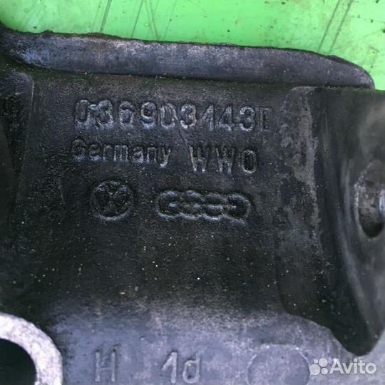 Кронштейн генератора Фольксваген Гольф 2 Джетта 2