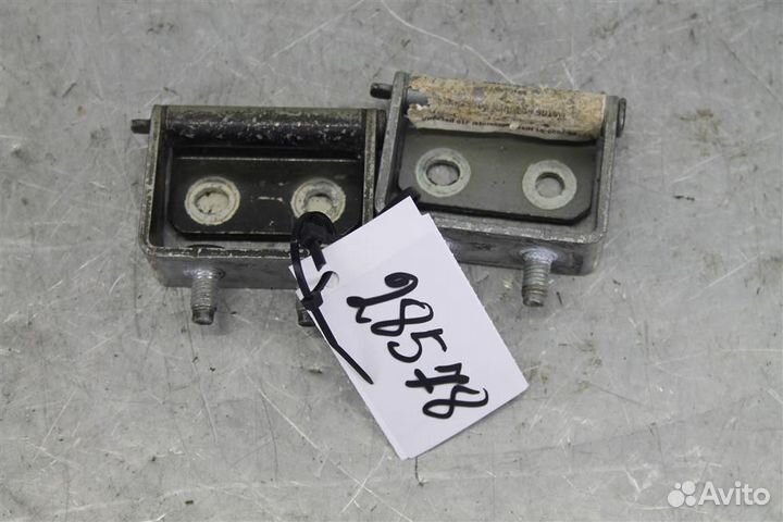 Петли крышки багажника Nissan Qashqai J10