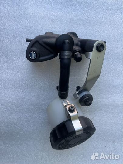 Машинка тормозная с бачком cbr 1000rr 08-16