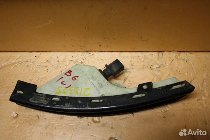 Указатель поворота левый Volkswagen passat B6 2005
