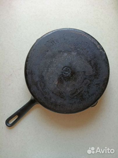 Чугунная сковорода сделанная в СССР диаметр 26 см