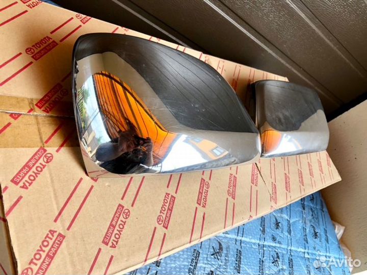 Крышка зеркала передняя Toyota Lc 200 2008-2012