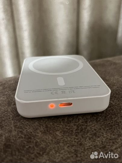Повербанк apple