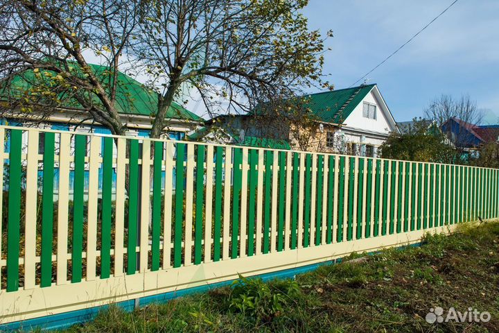 Забор из штакетника