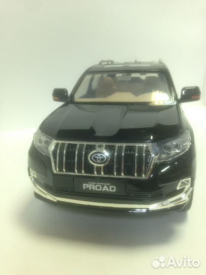 Модель автомобиля Land Cruiser Prado 1:18
