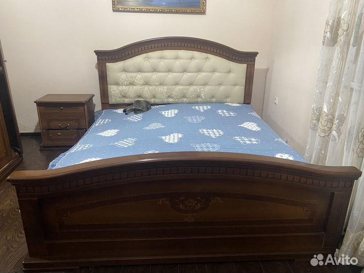Спальный гарнитур бу