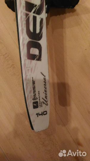 Пластиковые лыжи с креплениями и палками