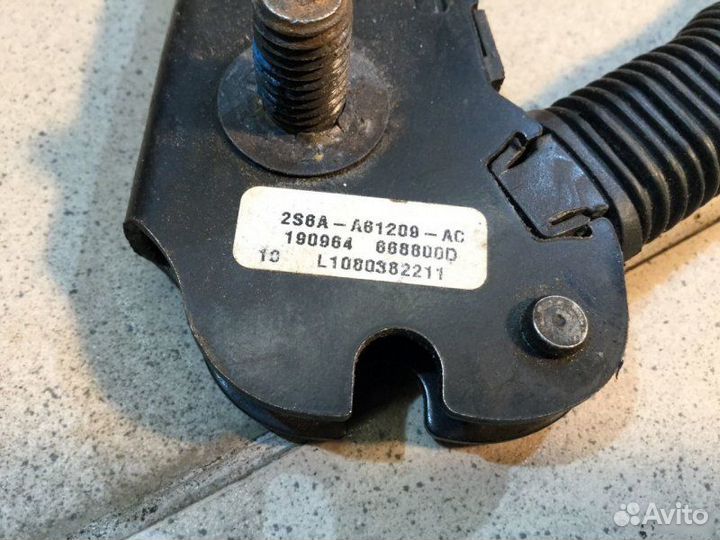 Ответная часть ремня безопасности Ford Fusion