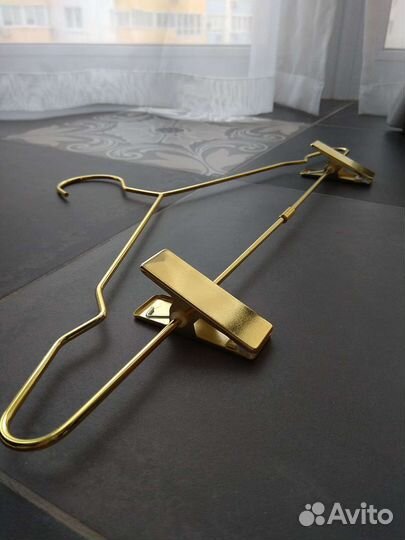 Вешалки плечики металлические золотые декоративные