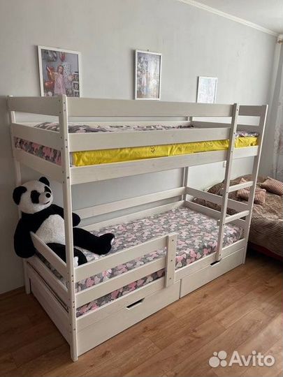 Кровать двухъярусная