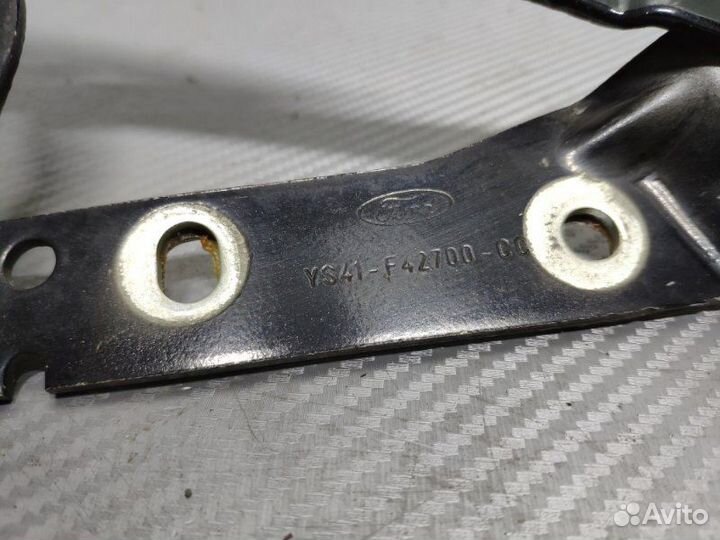 Петля крышки багажника задняя правая Ford Focus 2