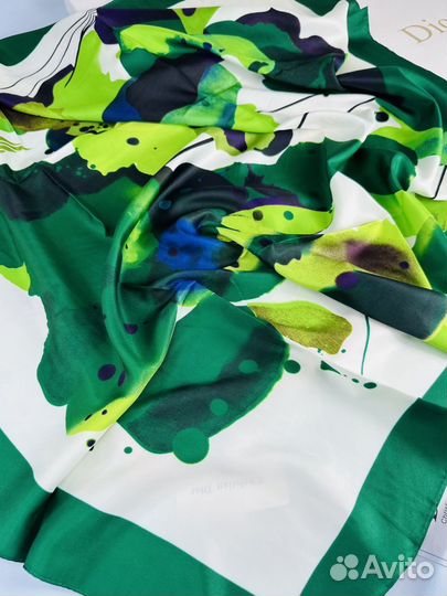 Зеленый шелковый платок Dior