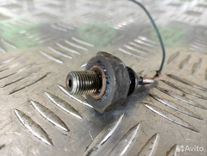 Датчик давления масла Audi 80/90 1986 1991