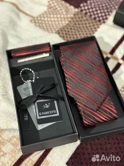 Галстук мужской красный