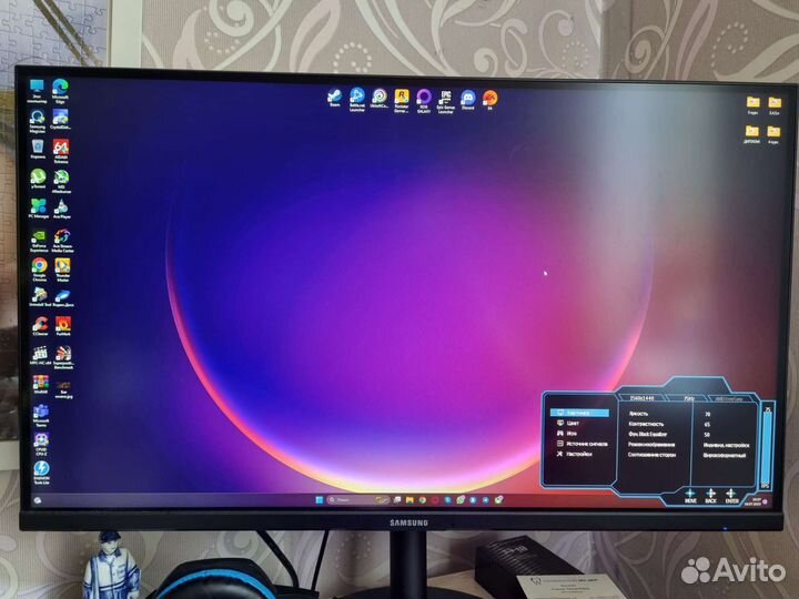 Монитор Samsung F27T702QQI чёрный