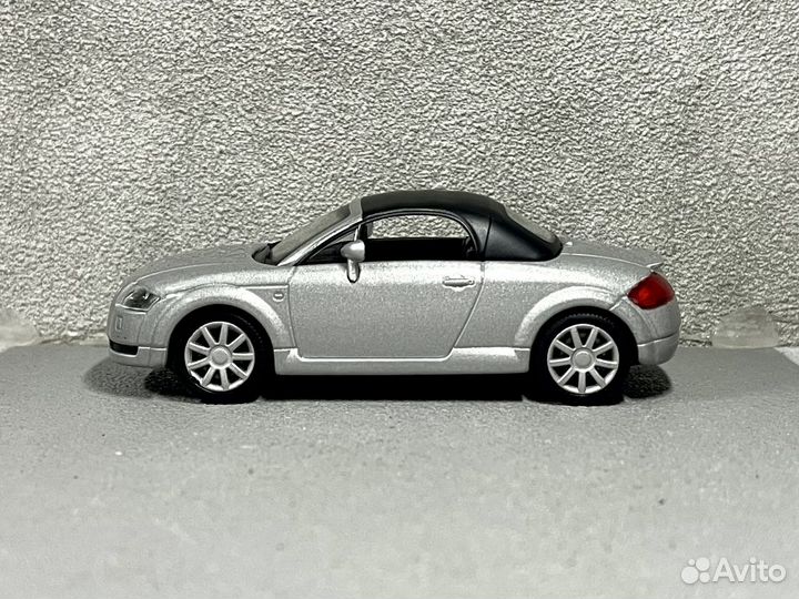 Коллекционная модель Audi TT 1:43 Cararama