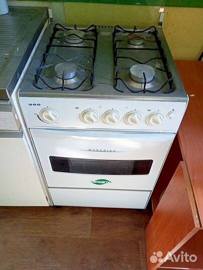 Продам газовую плиту