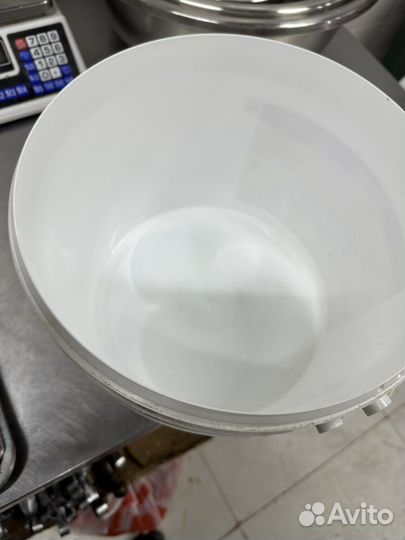 Ведро пластиковое с крышкой 10л